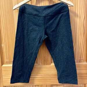 Beyond Yoga dark gray yoga workout pants leggings 17 inch inseam size medium M
